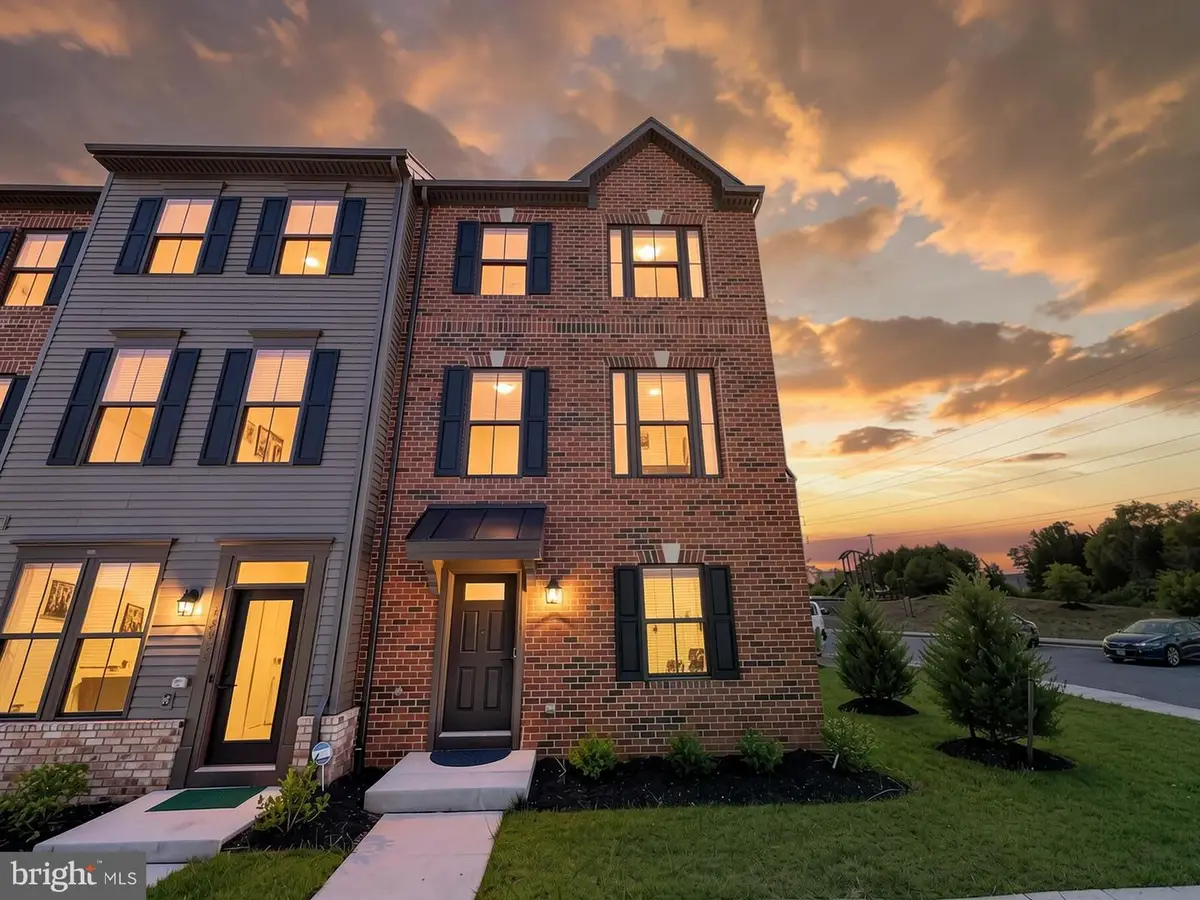 13993 Airfoil Rd, Herndon, VA 20171 - #1