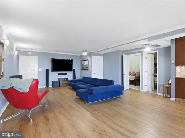 8350 Greensboro Dr #1017, MCLEAN, VA 22102