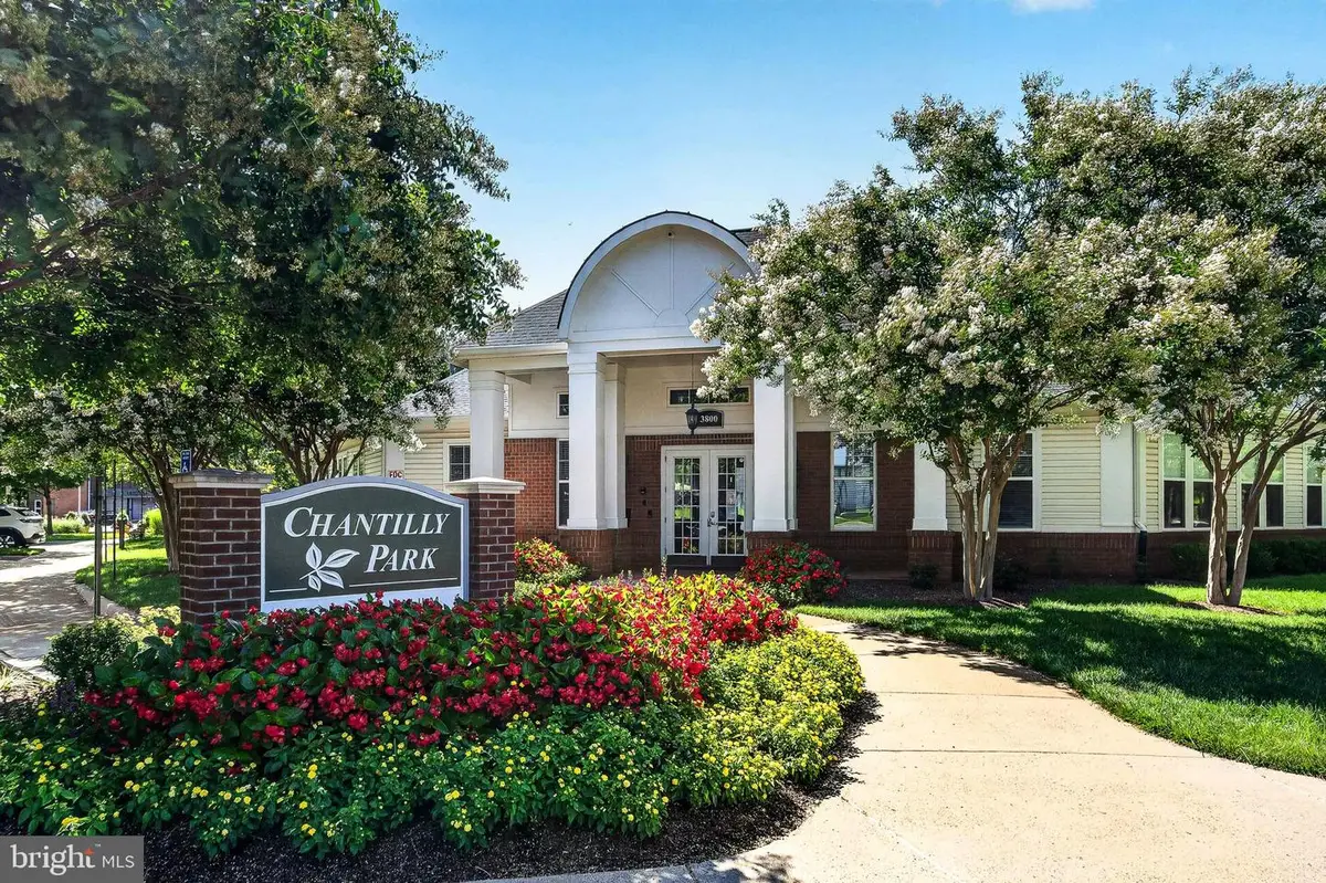 3830 Lightfoot St #325, Chantilly, VA 20151 - #1