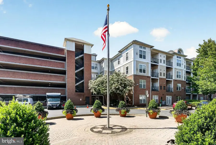 3830 Lightfoot St #325, Chantilly, VA 20151 - #2
