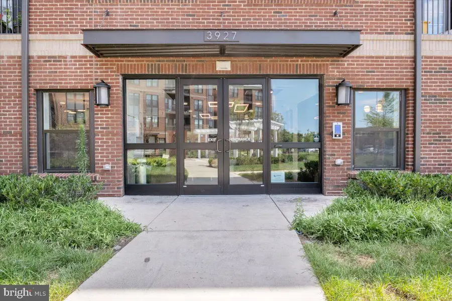 3927 Fair Ridge Dr #307, Fairfax, VA 22033 - #2