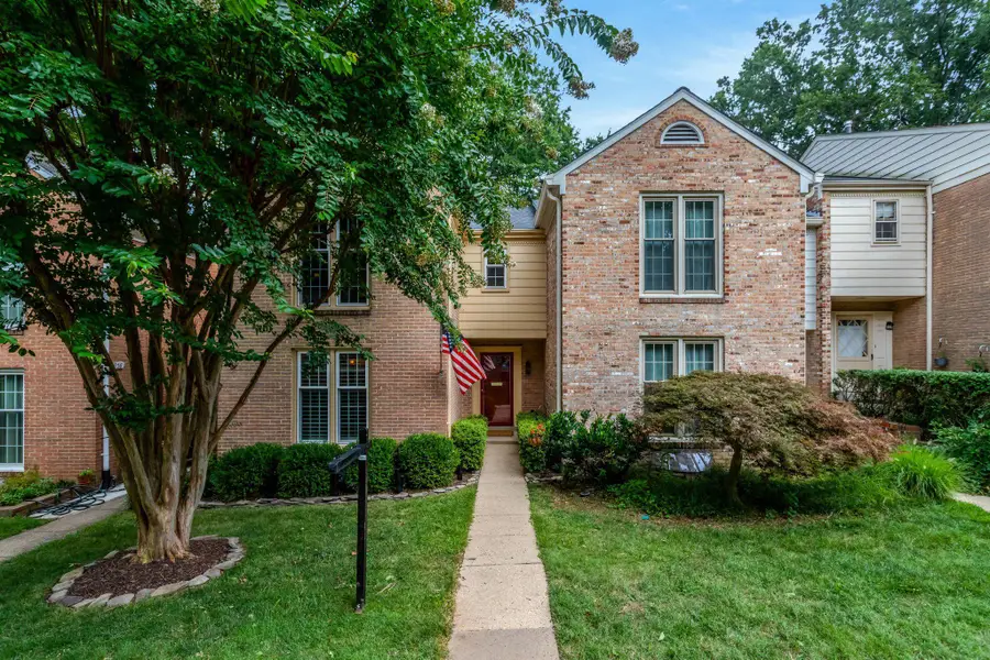 1956 Hopewood Dr, Falls Church, VA 22043 - #2
