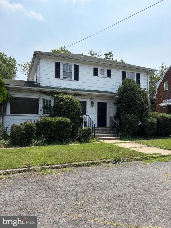 2767 Annandale Rd, FALLS CHURCH, VA 22042
