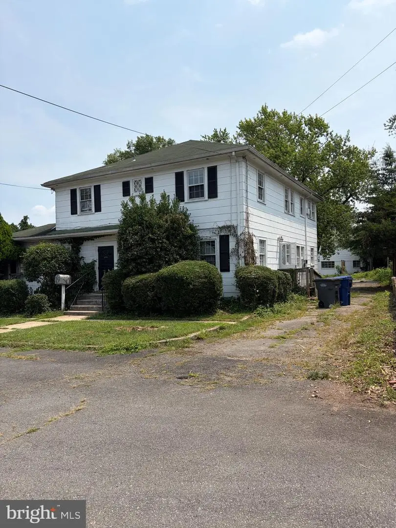 2767 Annandale Rd, Falls Church, VA 22042 - #2