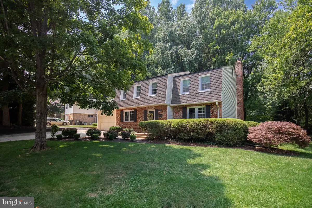 4836 Gainsborough Dr, Fairfax, VA 22032 - #1