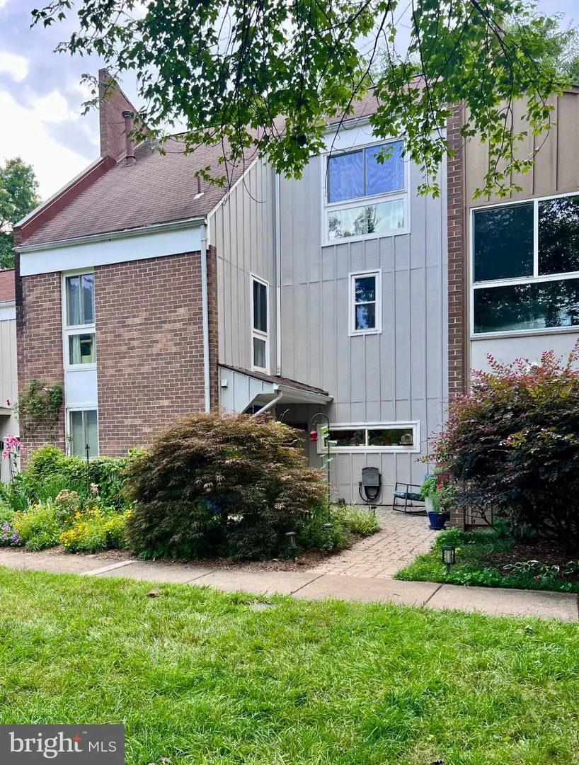 11480-links Dr Links Dr, Reston, VA 20190 - #1