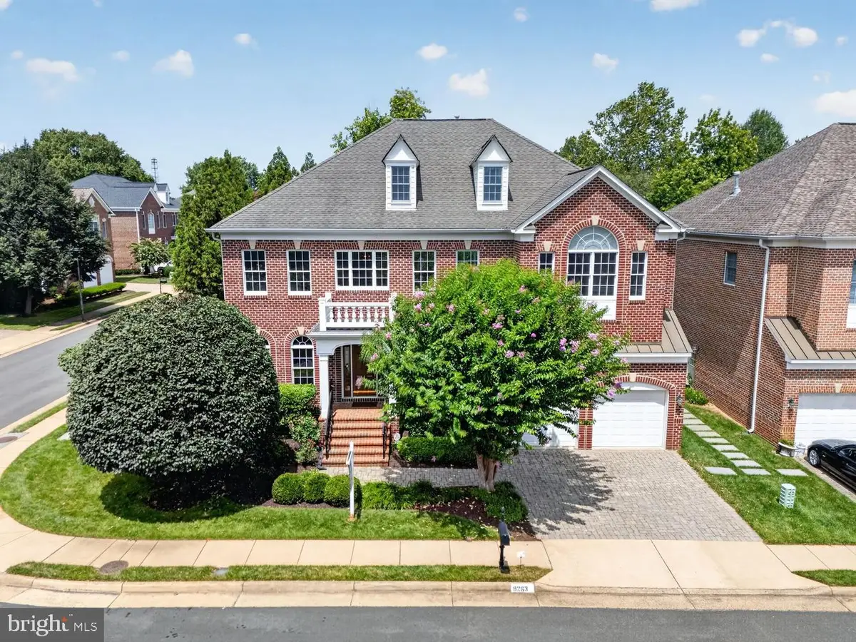 8263 Trailwood Ct, Vienna, VA 22182 - #1