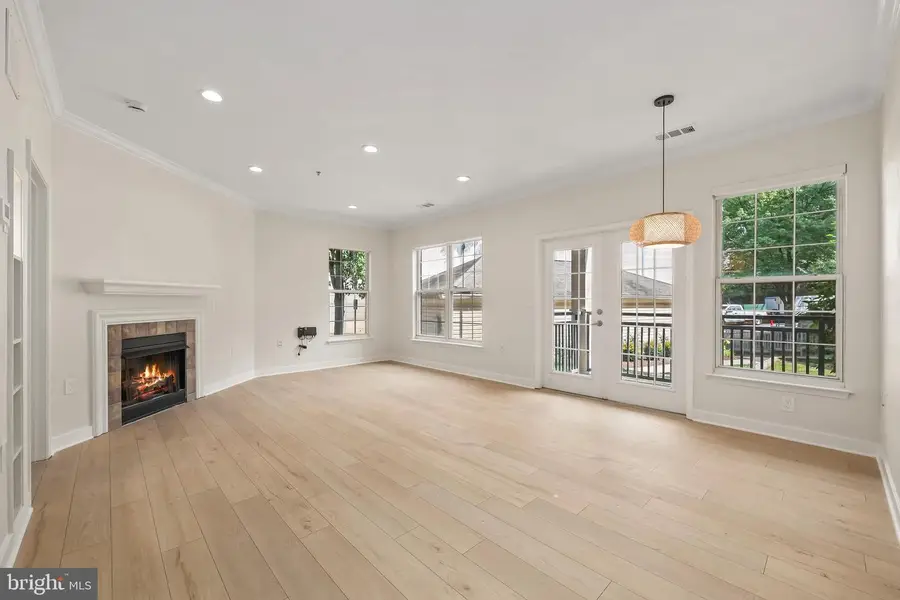 3015 Nicosh Cir #2102, Falls Church, VA 22042 - #3