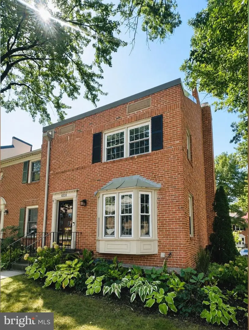 8331 Wickham Rd, Springfield, VA 22152 - #1