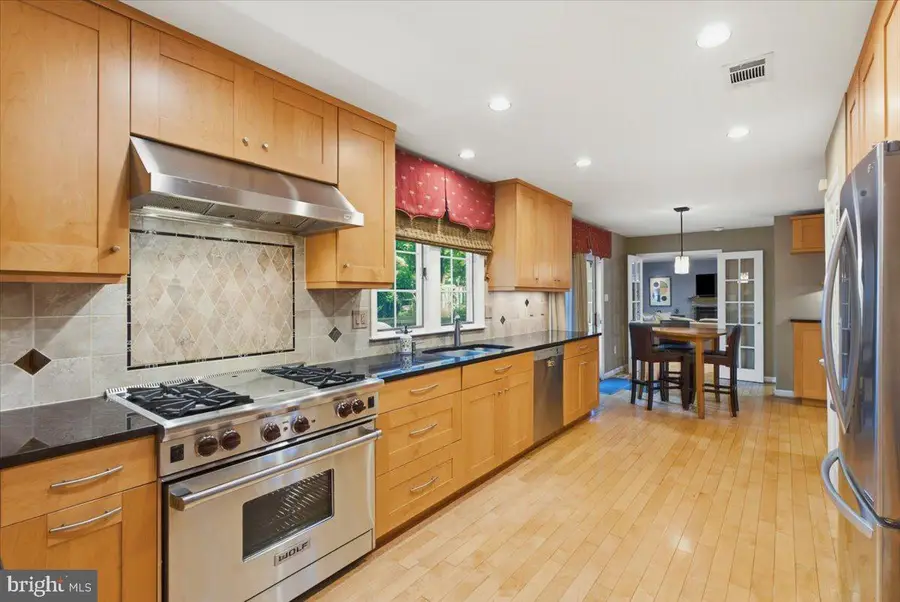5803 Hall St, Burke, VA 22015 - #3