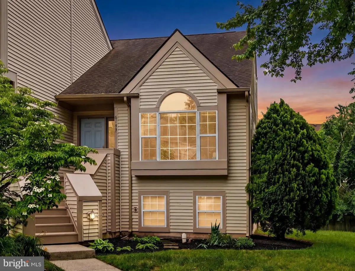 6189 Stonepath Cir, Centreville, VA 20120 - #1