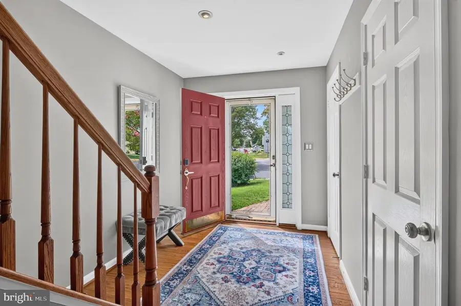5201 Ballycastle Cir, Alexandria, VA 22315 - #3