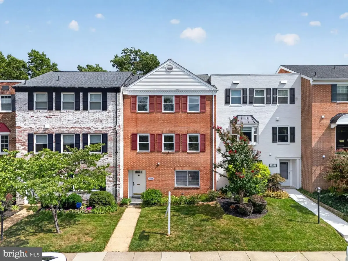 2255 Cedar Ln, Vienna, VA 22182 - #1