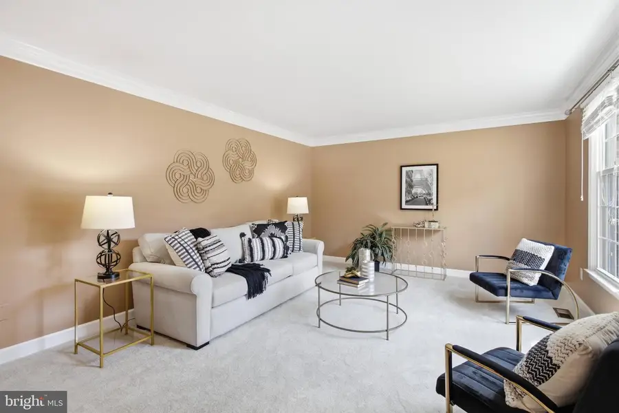 5218 Pumphrey Dr, Fairfax, VA 22032 - #2