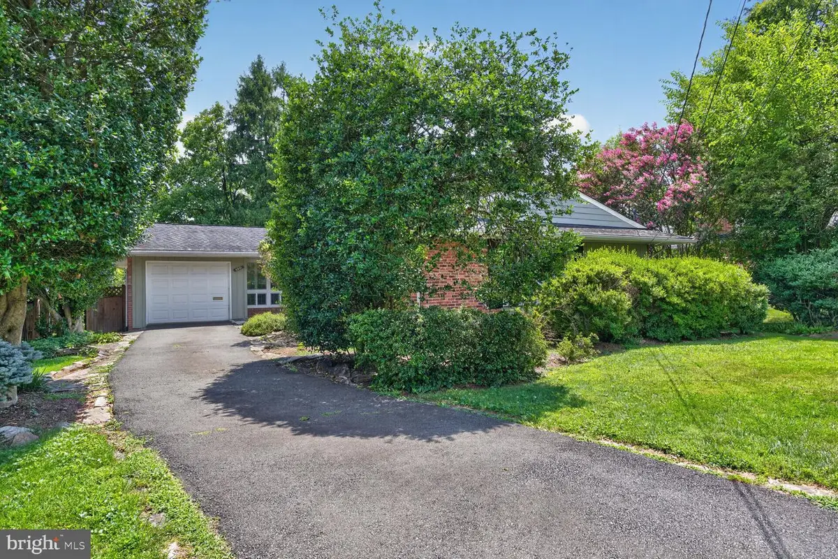 6841 Strata St, McLean, VA 22101 - #1