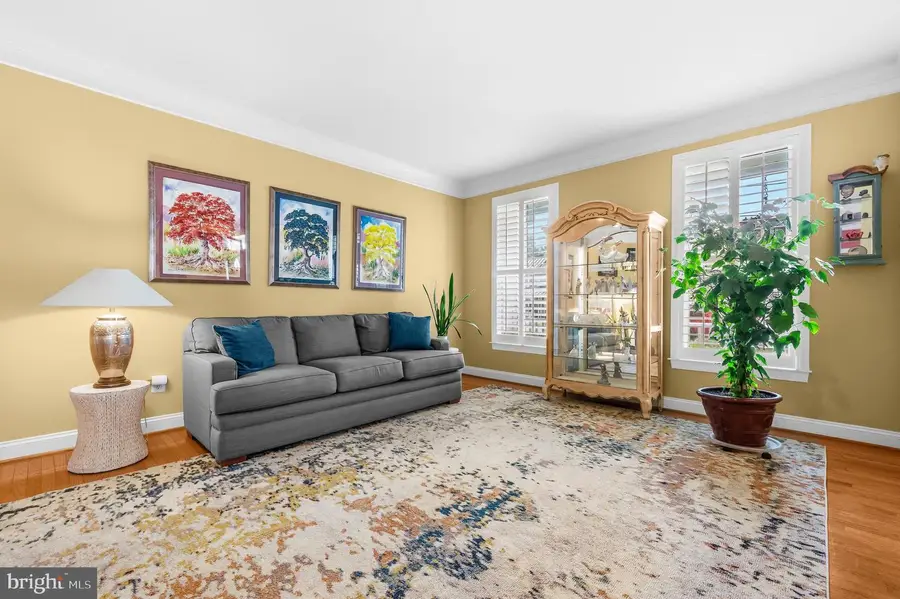 632 Nash St, Herndon, VA 20170 - #3