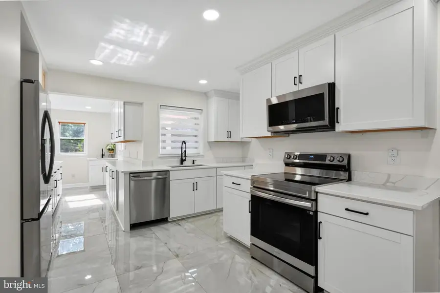 6206 Hillview Ave, Alexandria, VA 22310 - #2