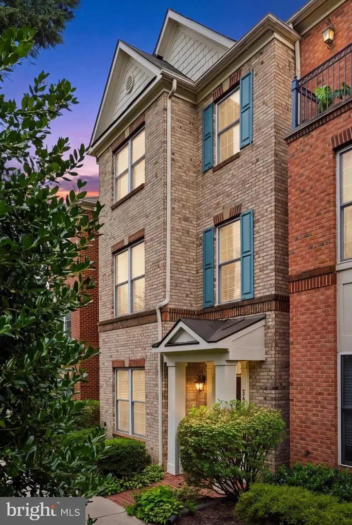 399 Spring St, Herndon, VA 20170 - #2