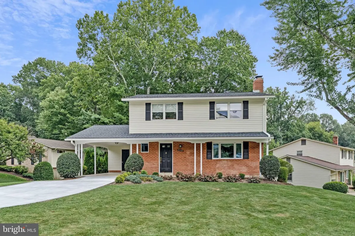 5000 Gainsborough Dr, Fairfax, VA 22032 - #1