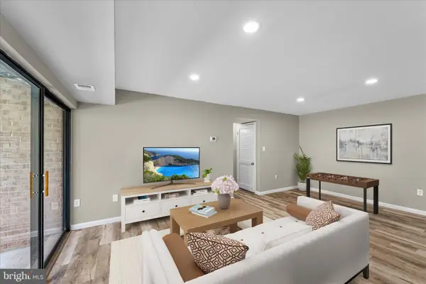 9730 Kingsbridge Dr #3, FAIRFAX, VA 22031
