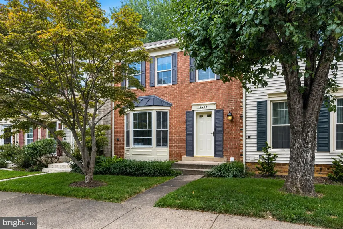 9664 Scotch Haven Dr, Vienna, VA 22181 - #1