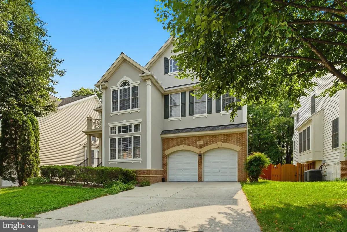 3945 Highland Oaks Dr, Fairfax, VA 22033 - #1
