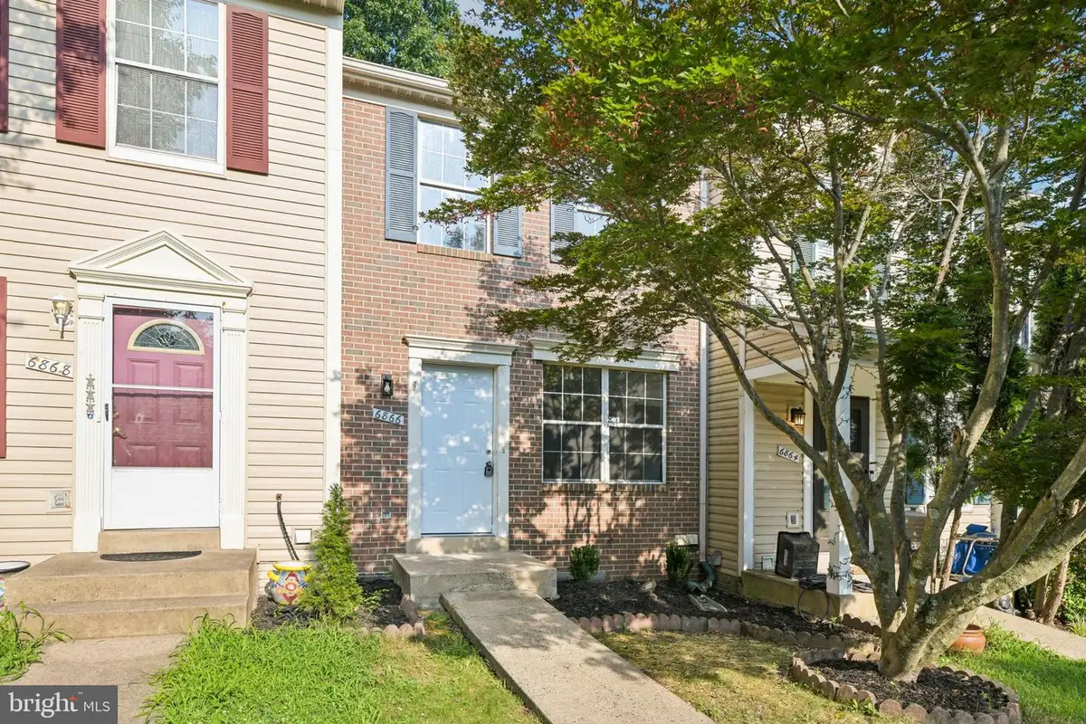 6866 Chasewood Cir, Centreville, VA 20121 - #1