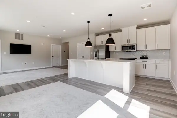 12875 Mosaic Park Way, HERNDON, VA 20171