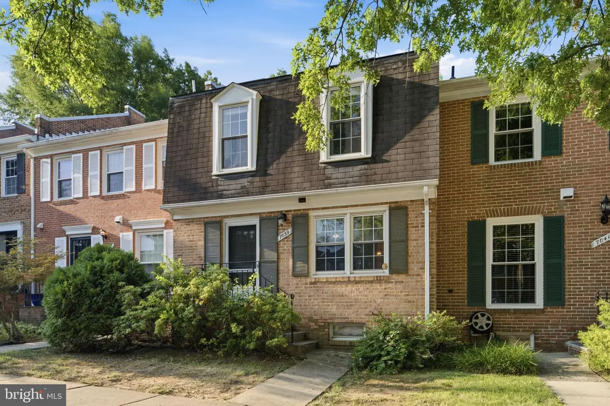 7039 Bradwood Ct, Springfield, VA 22151 - #1