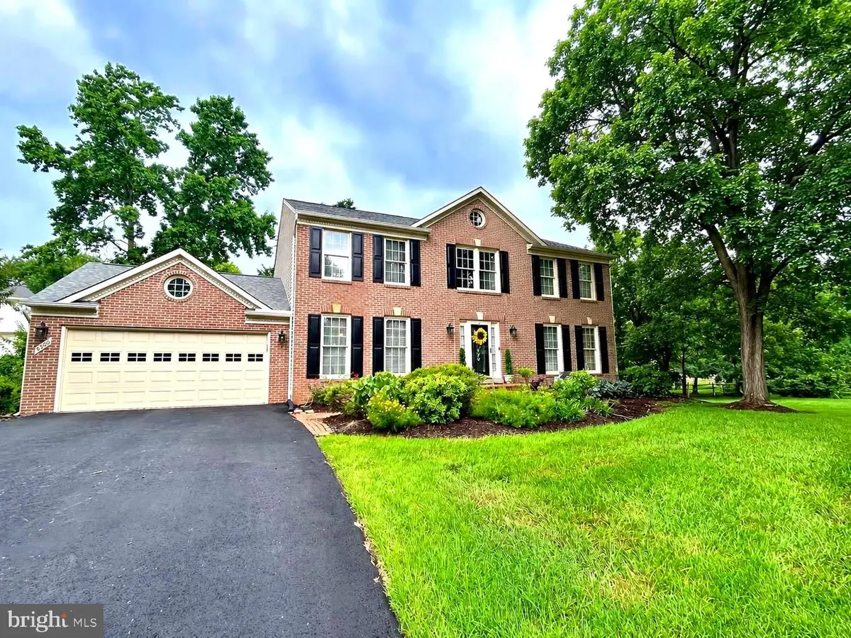 6300 Lee Forest Path, Centreville, VA 20120 - #1