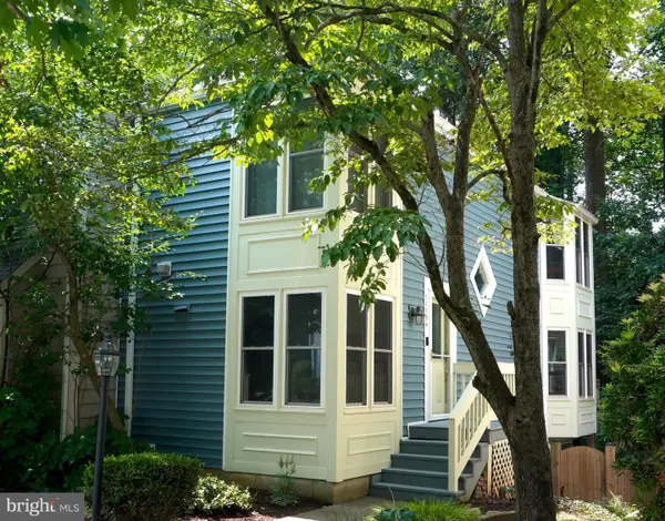 11194 Silentwood Ln, RESTON, VA 20191