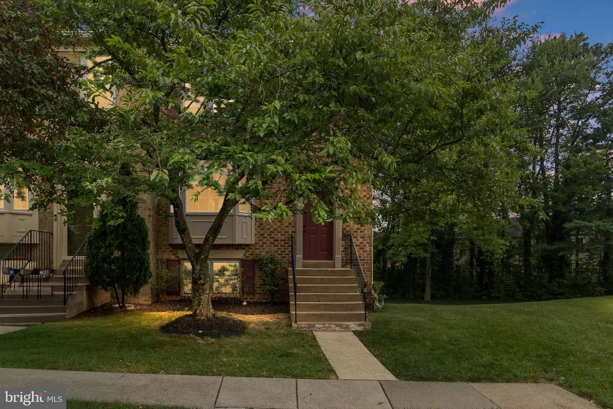 4215 Sleepy Lake Dr, Fairfax, VA 22033 - #1
