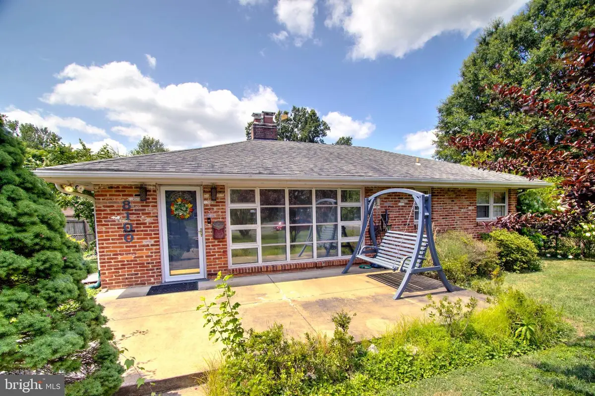 8100 Carlyle Pl, Alexandria, VA 22308 - #1