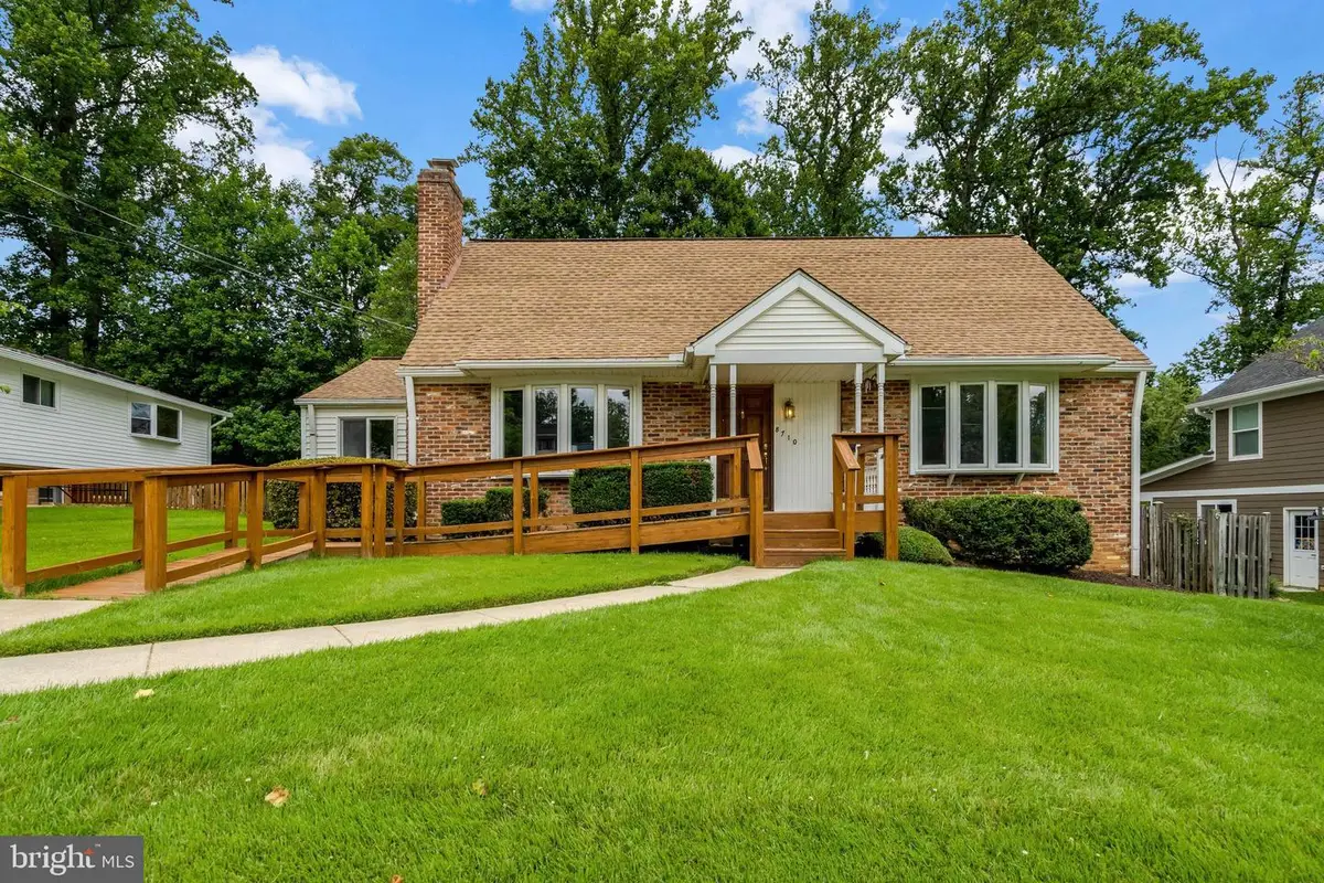 8710 Piccadilly Pl, Springfield, VA 22151 - #1