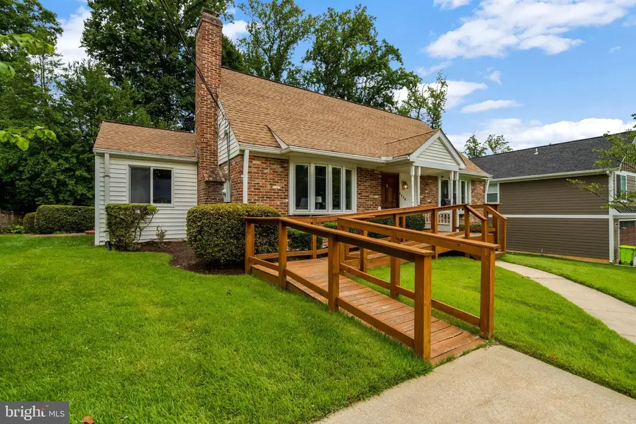8710 Piccadilly Pl, Springfield, VA 22151 - #3