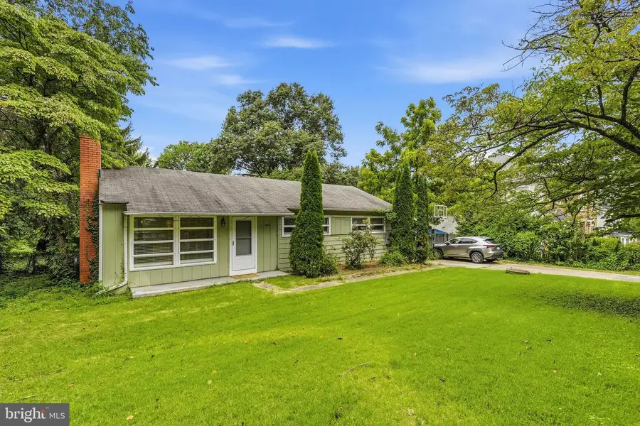 4012 Taylor Dr, Fairfax, VA 22032 - #2