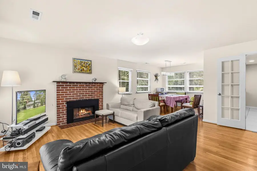 4012 Taylor Dr, Fairfax, VA 22032 - #3