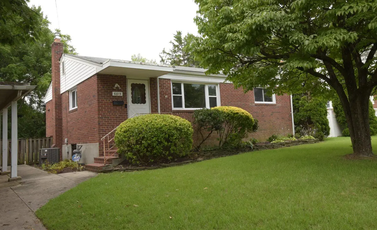 6815 Kingwood Dr, Falls Church, VA 22042 - #1