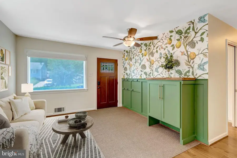 2017 Edgar Ct, Falls Church, VA 22043 - #2