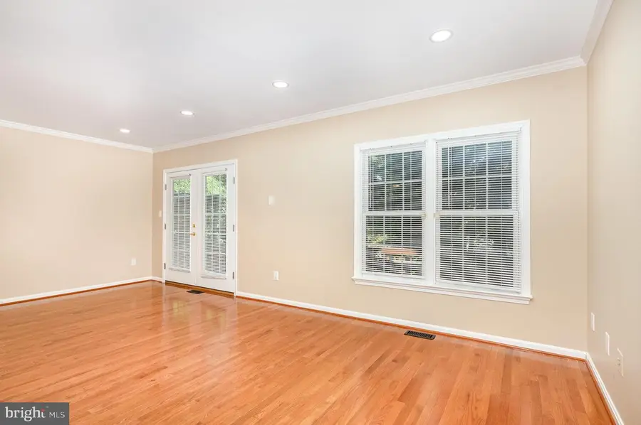8002 Tanworth Ct, Springfield, VA 22152 - #3