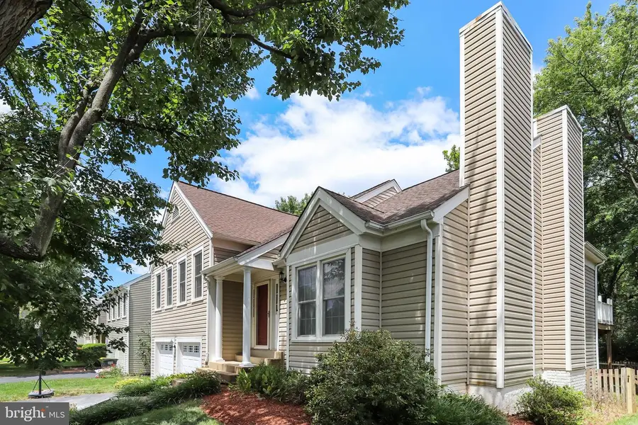 13716 Springhaven Dr, Chantilly, VA 20151 - #2