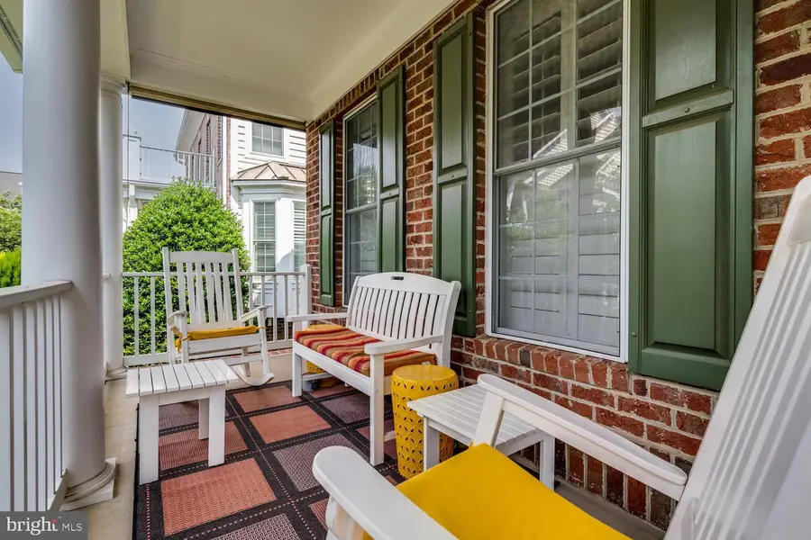 7853 Railroad St, Dunn Loring, VA 22027 - #2