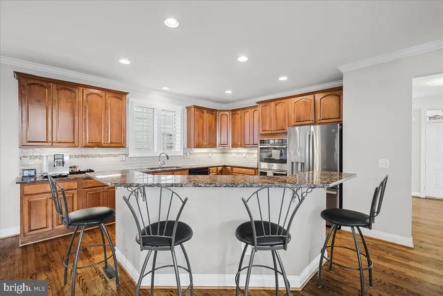 7853 Railroad St, Dunn Loring, VA 22027 - #3