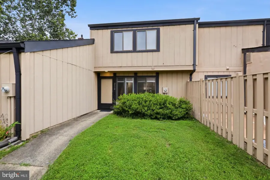 3114 Babashaw Ct, Fairfax, VA 22031 - #2
