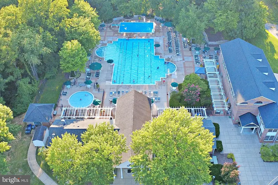 3805 Green Ridge Ct #302, Fairfax, VA 22033 - #2