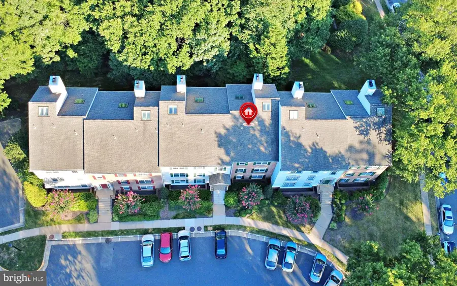 3805 Green Ridge Ct #302, Fairfax, VA 22033 - #3