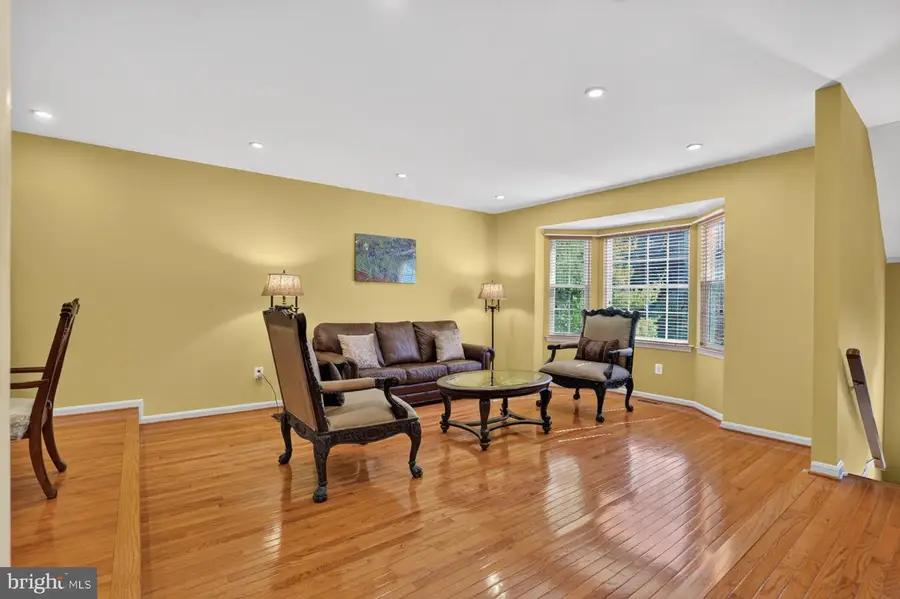 6888 Kerrywood Cir, Centreville, VA 20121 - #3