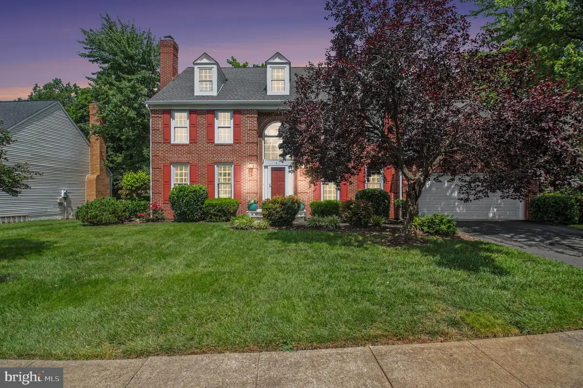 811 Autumn Breeze Ct, Herndon, VA 20170 - #1