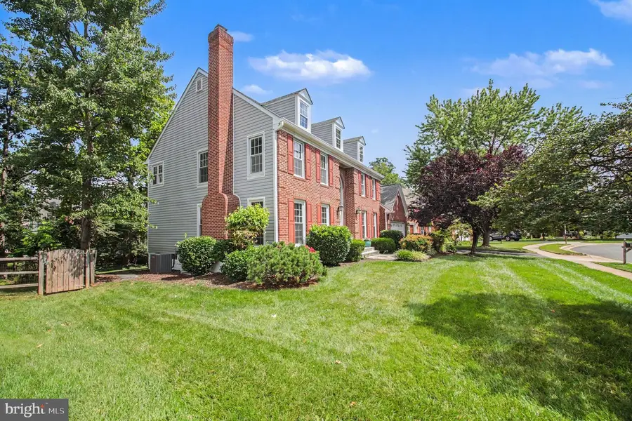 811 Autumn Breeze Ct, Herndon, VA 20170 - #3