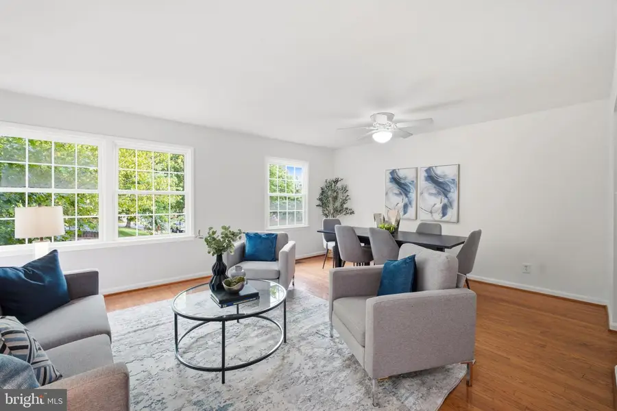 14814 Haymarket Ln, Centreville, VA 20120 - #2